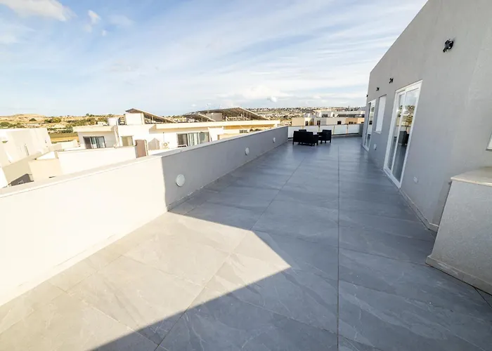 The Urban Oasis Chic 2-Bedroom Penthouse