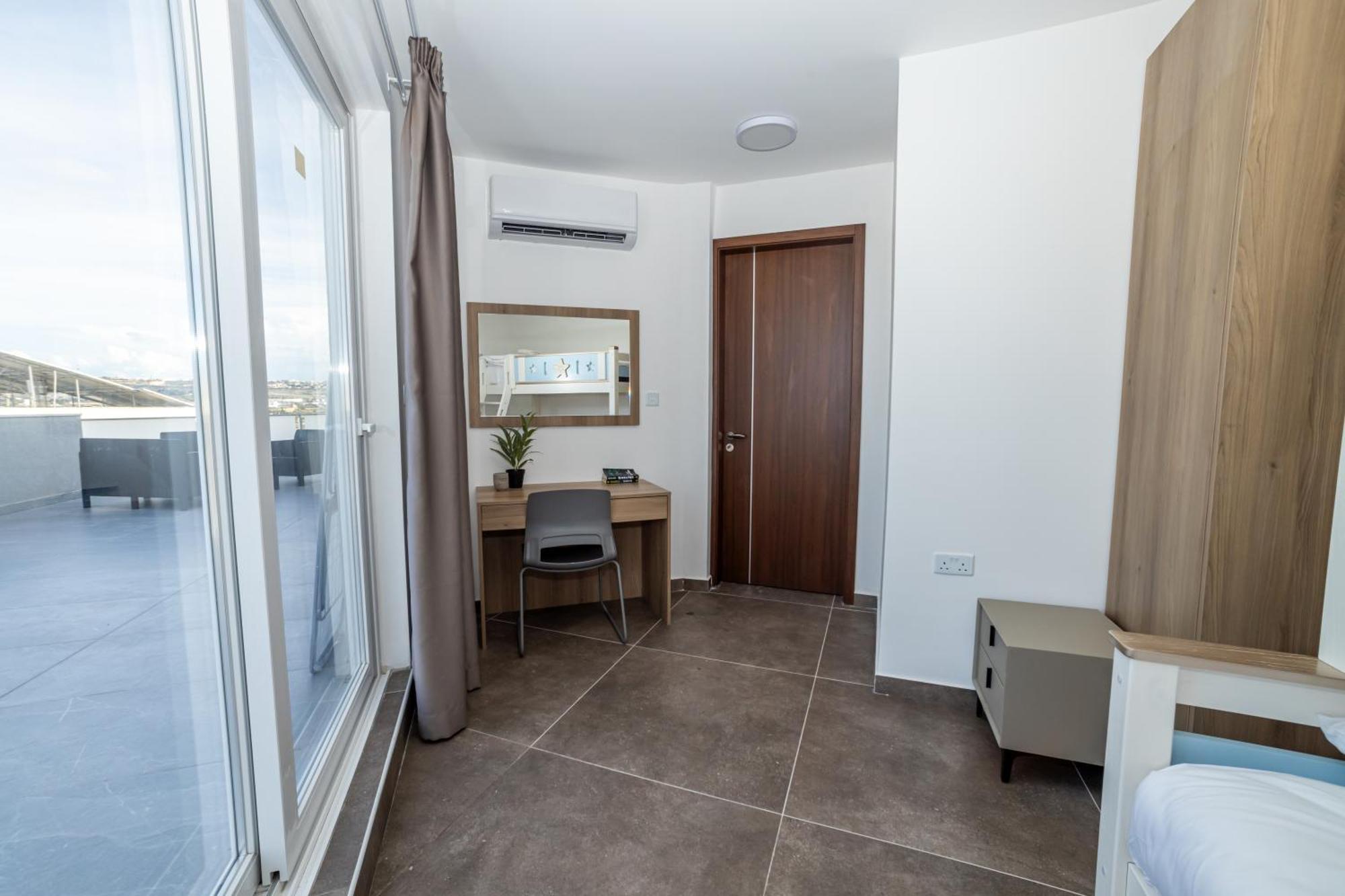 The Urban Oasis Chic 2-bedroom Penthouse Appartement *